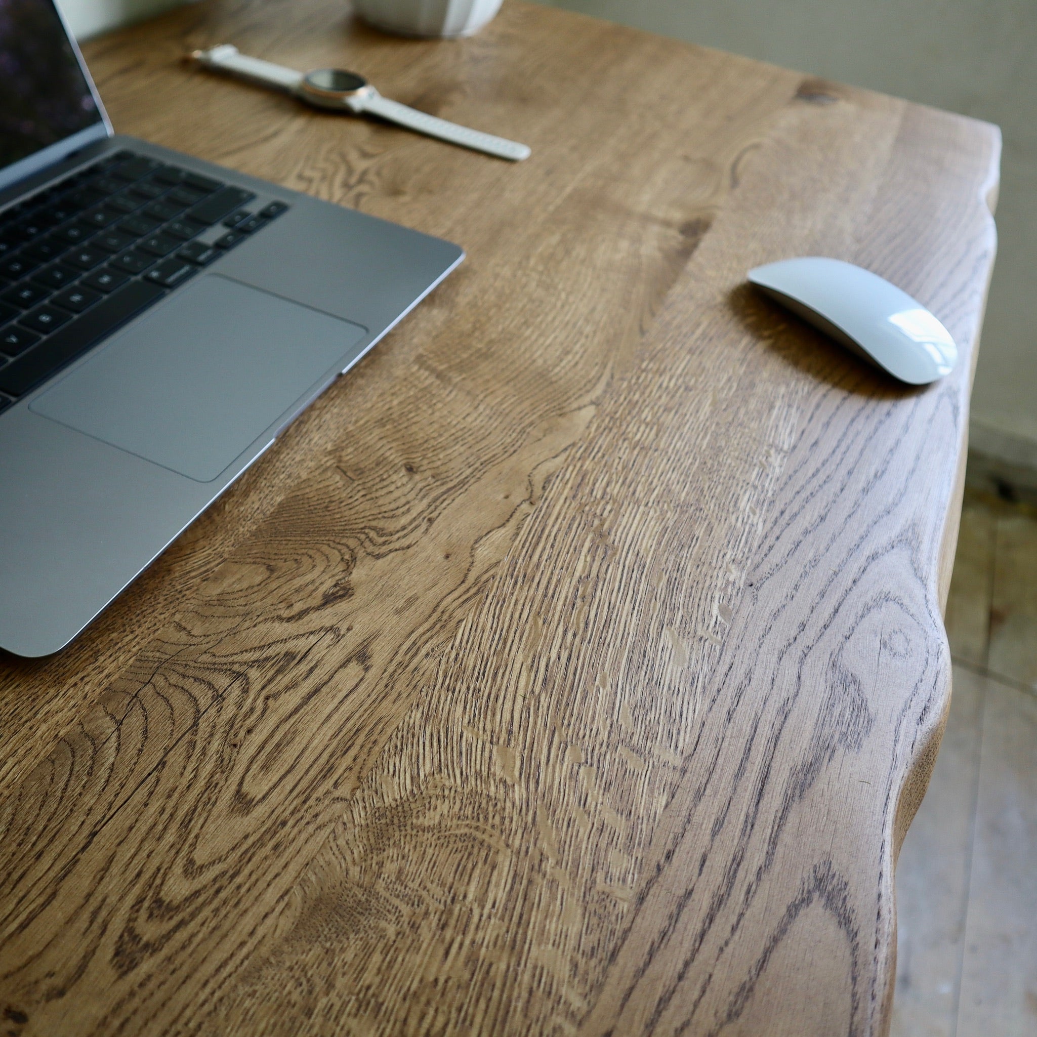 Oak Rustic Desk close up grain
