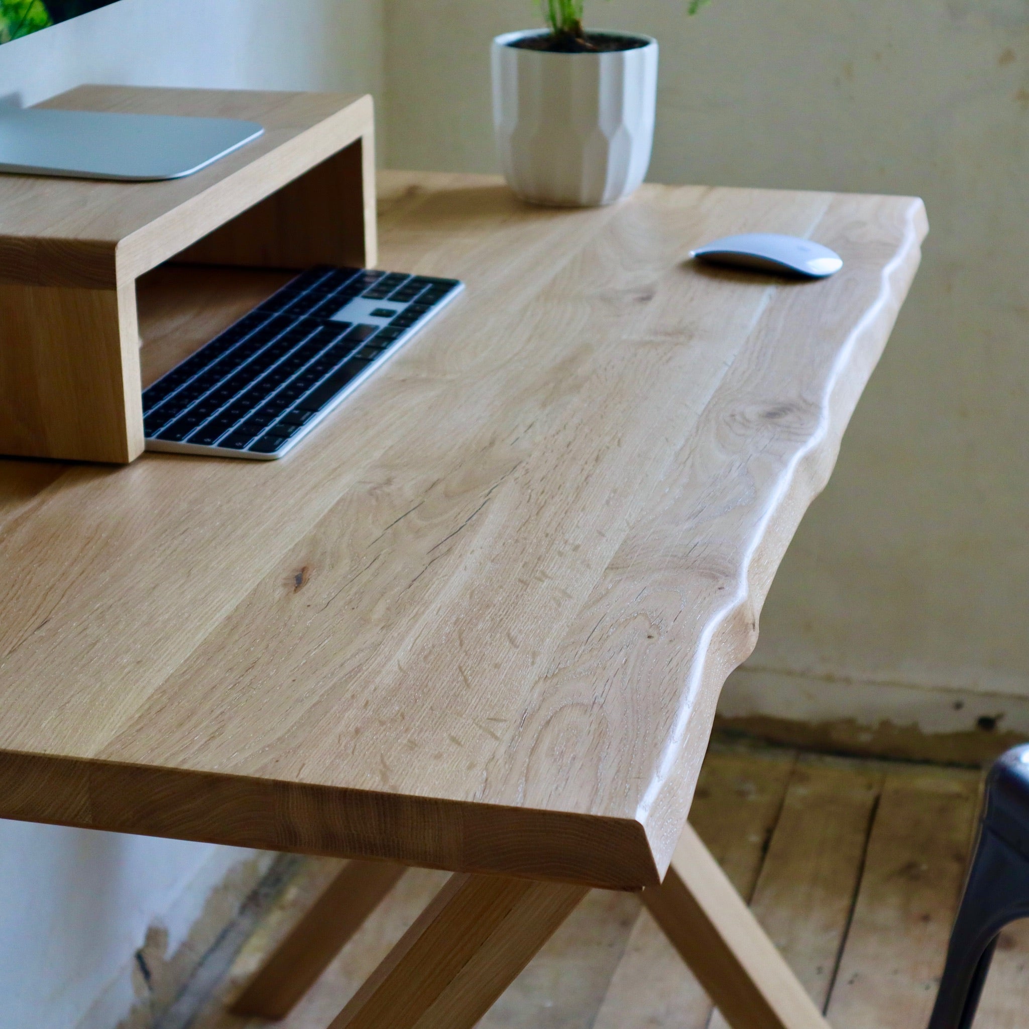 Oak Natural Desk waney close up