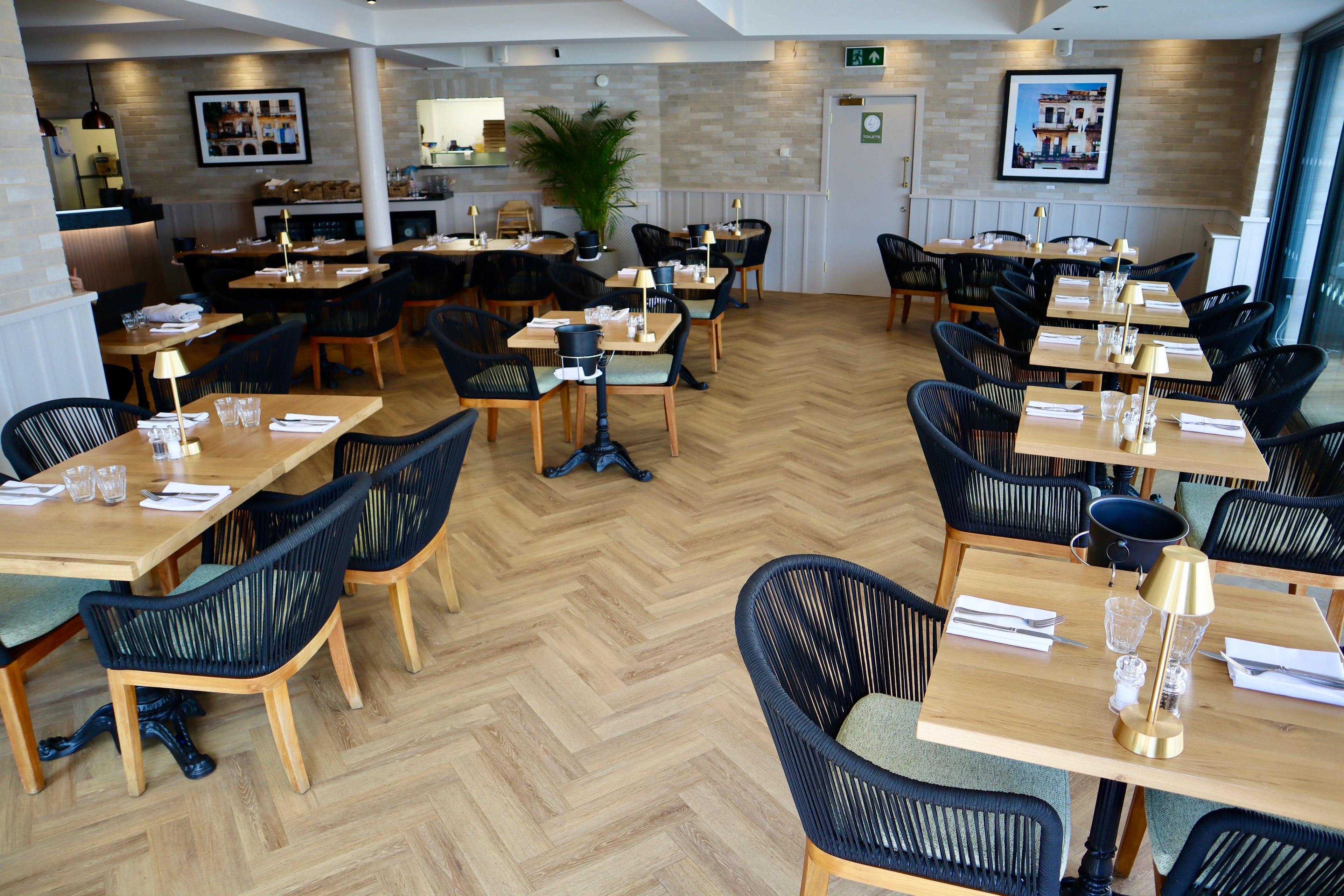 Square restaurant table lazy jack&