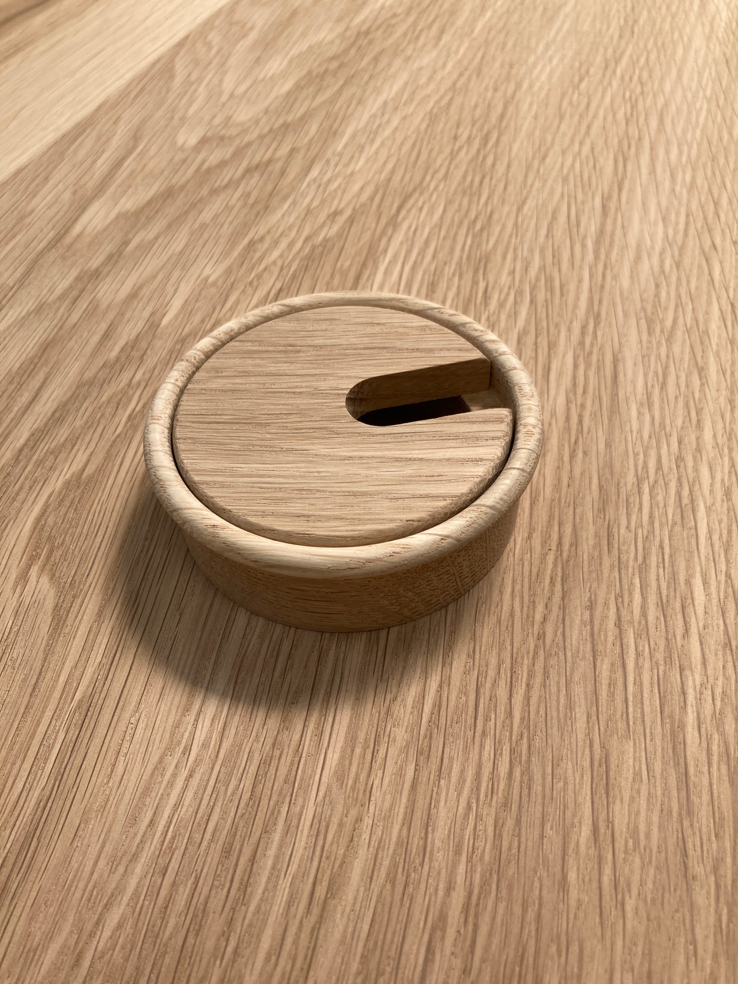 Oak cable tidy