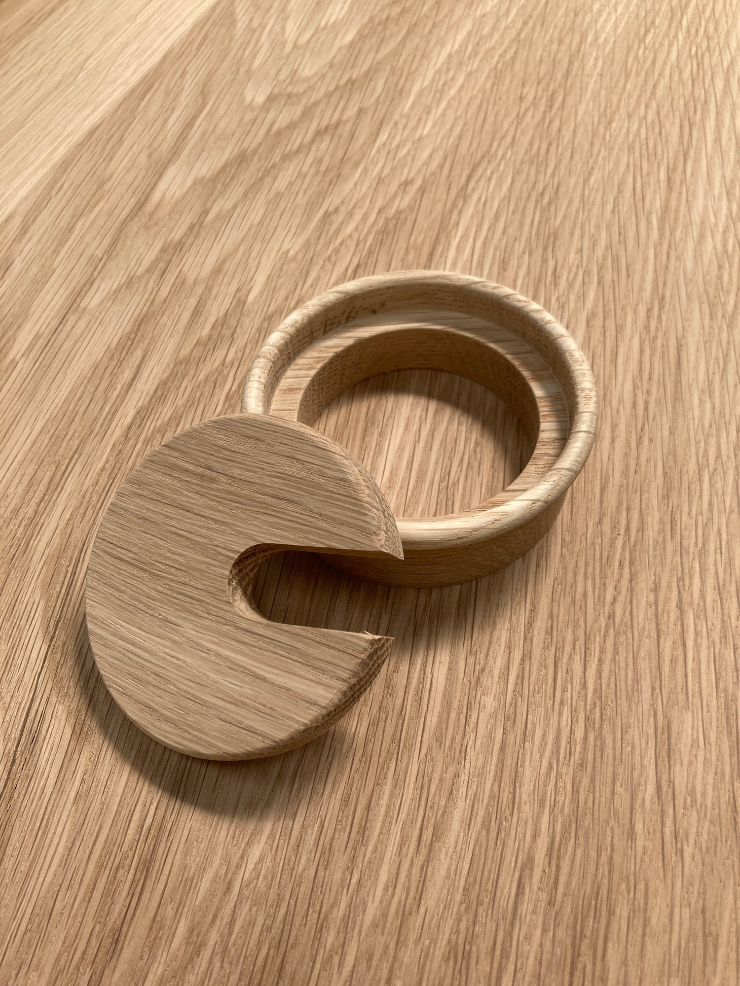 Oak cable tidy
