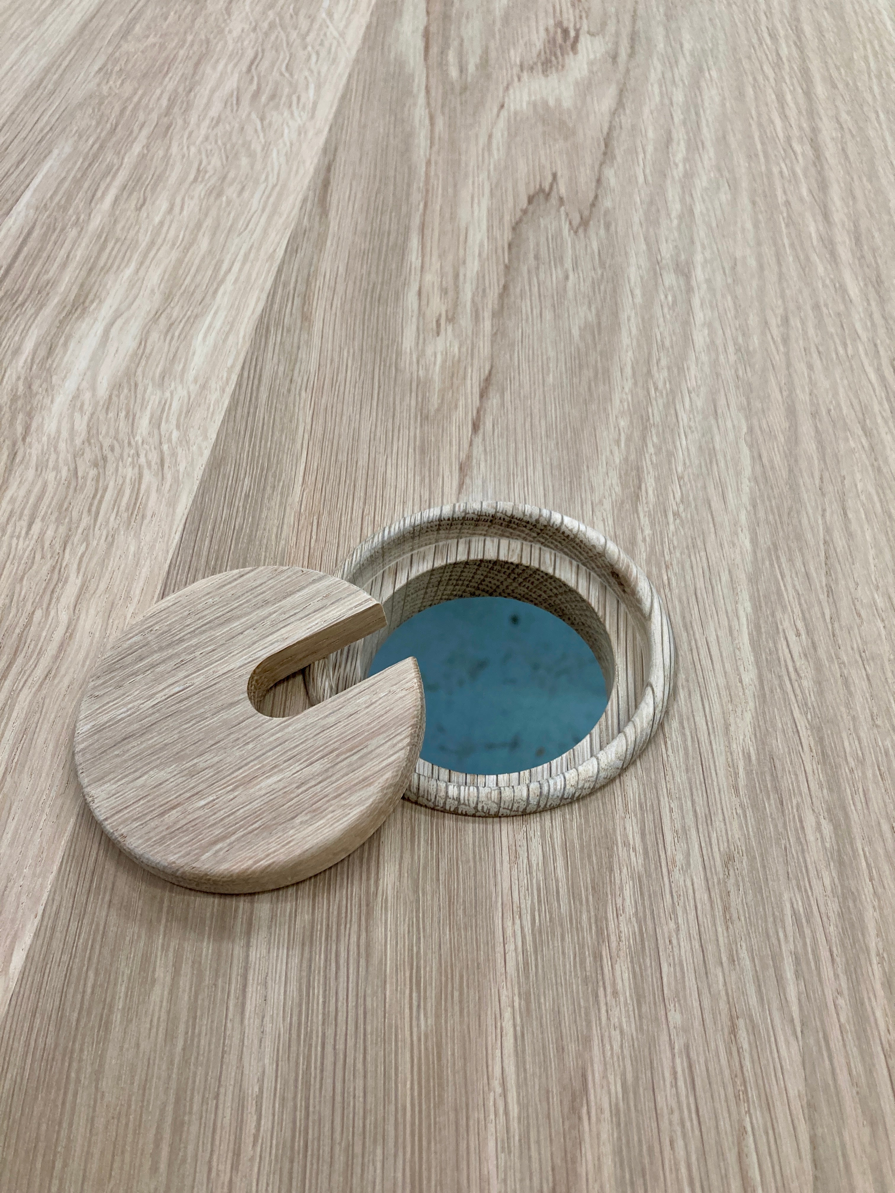 Oak cable tidy
