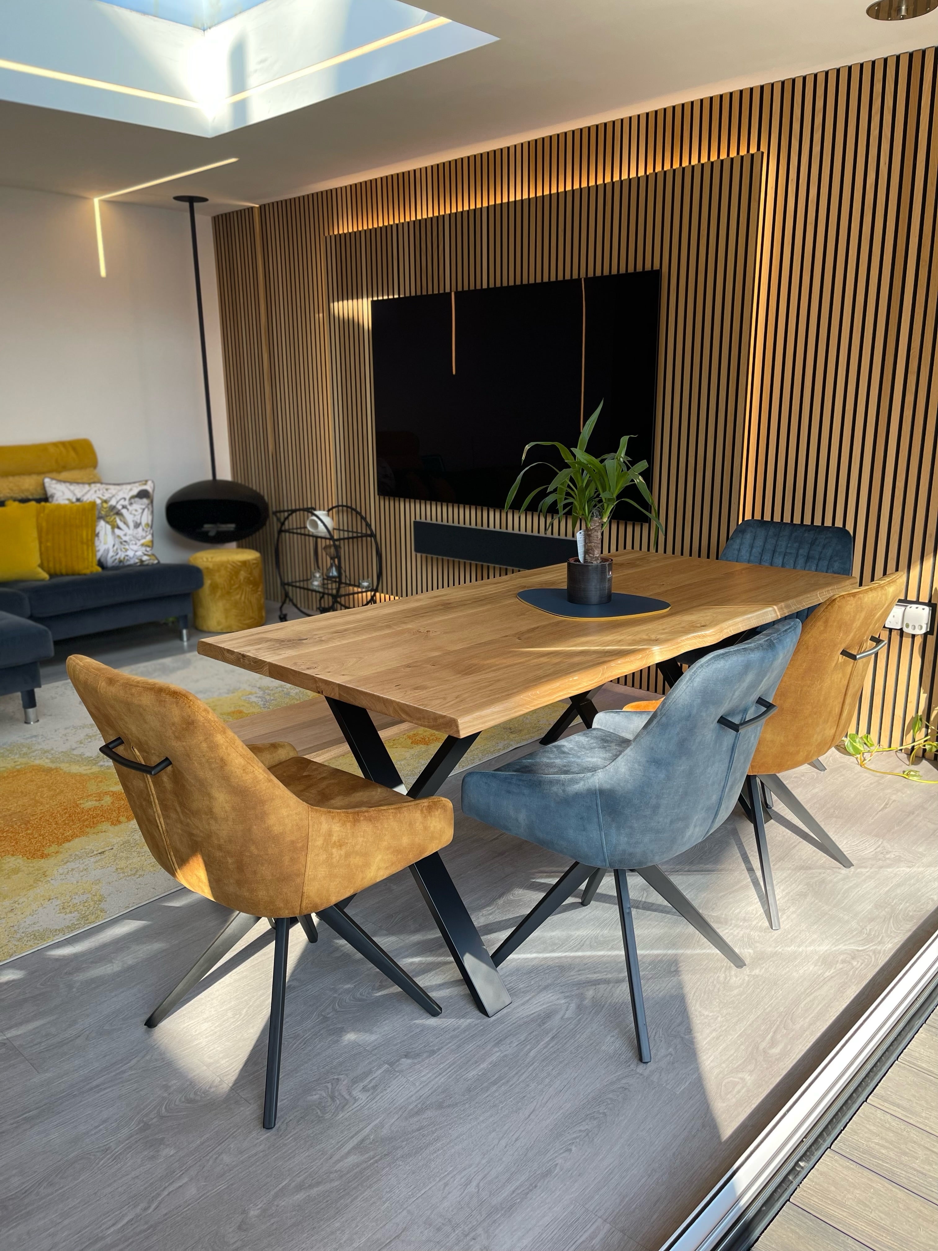 Oak table - black x legs metal